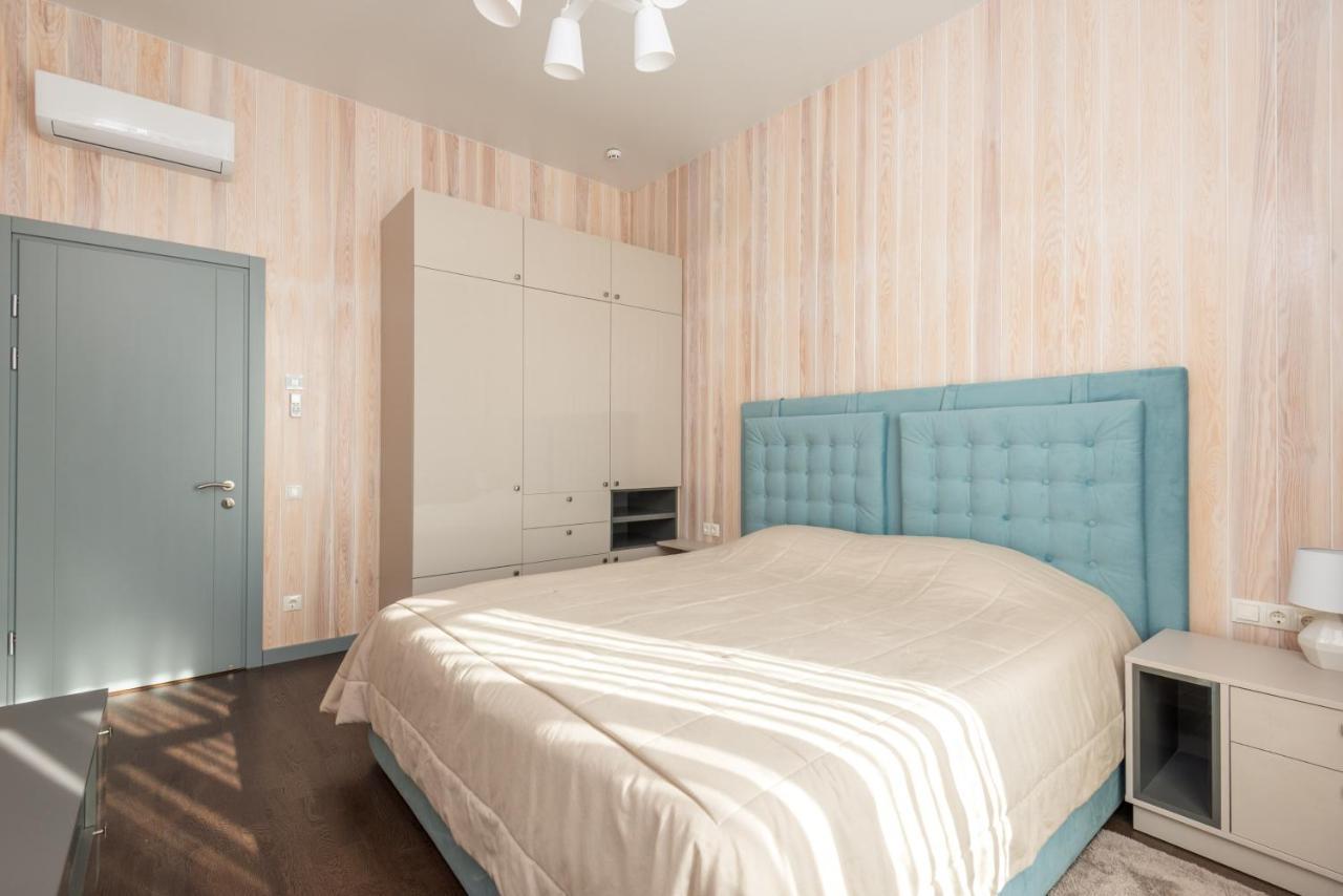 Riviera Zoloche &